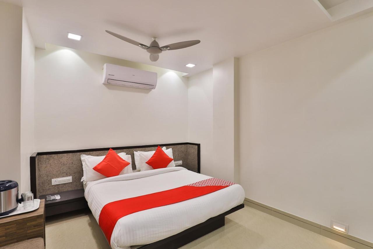 Oyo 23289 Hotel Anmol Palace Ахмедабад Екстер'єр фото